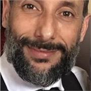 Insegnante di discipline grafiche e pittoriche, impartisce lezioni di disegno pittorico e grafico, e storia dell’arte